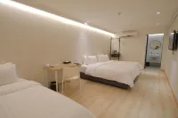 SimpleStay Chatuchak, SureStay Collection by Best Western Hotels near Chatuchak Weekend Market