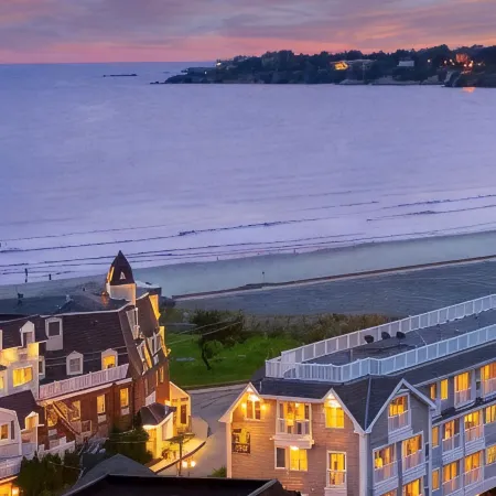 Newport Beach Hotel & Suites