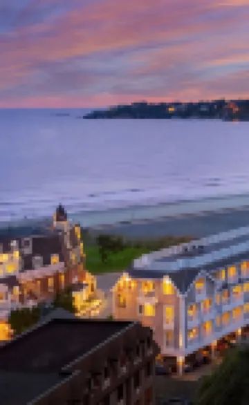Newport Beach Hotel & Suites Hotels in 