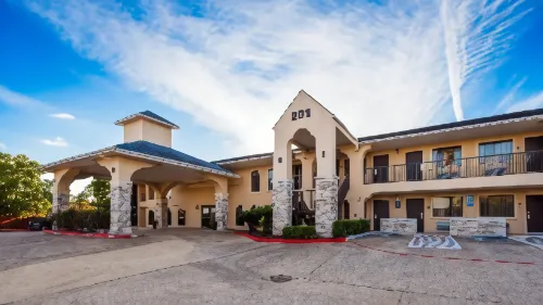 Clarion Pointe