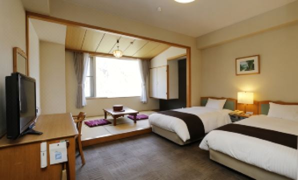 Yuyado Kuttari Onsen Lake Inn