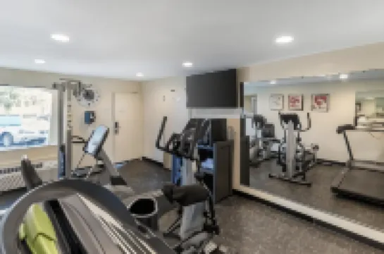 SureStay Hotel by Best Western East Brunswick