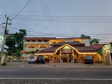 Sunset View Hotel by Augusta Group Отели в г. Пандегланг