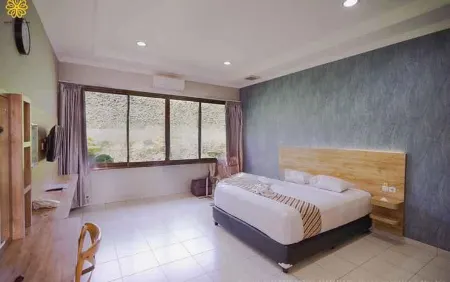 Hotel Matahari Отели в г. Semarang Regency