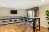 Best Western Plus Pleasanton Inn - 3-Star