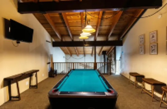 The Mammoth Creek Inn