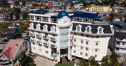 Nature Hotel - Pham Hong Thai