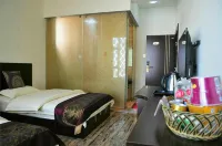 Lushui Fenghua Xueyue Hotel