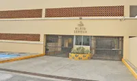 Casa Serena Beachfront Condo - 3BRM-Ocean + Mountain Views-Beautiful-Sleeps 2-6