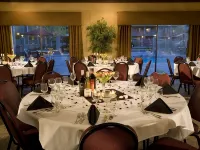 Best Western Plus Hilltop Inn 레딩 호텔