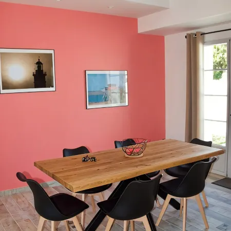 Superbe Maison à 150m de la Plage Отели в г. Сен-Пьер-д'Олерон