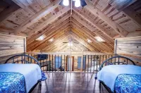 Travelin Lights;Perfect Cabin Experience- Sleeps 4 - Chalets