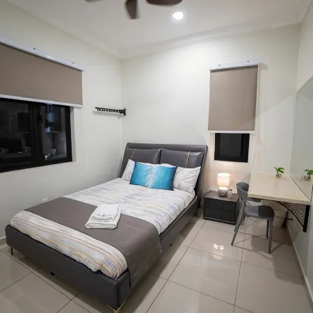 Loh Residence@Pinjistation (8pax 4br)