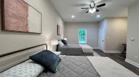 Downtown Liberty’s New Modern Cozy 4 Bed Townhome