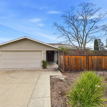 Dreamy Luxe Pool Retreat - 3BR in Urban Campbell