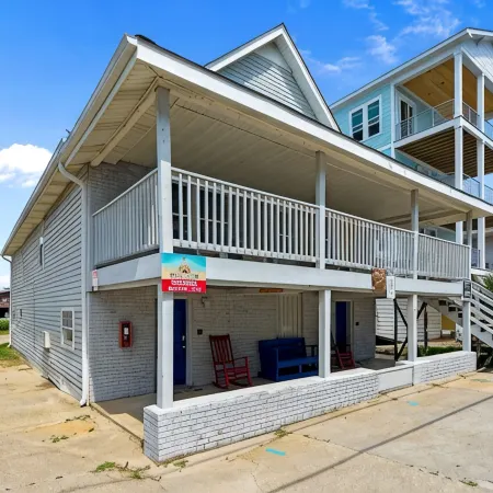 "Sand Dollar Suites" Suite 2: A Short Stroll from Our Sandy Shores!