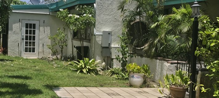 Spectacular View of St Thomas Harbor from both floors & Pool at Bettye’s Villa. Отели в г. Нортсайд