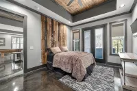 Helen TreeTop Lodge:  Rustic Luxury/Breathtaking Views/Ultimate Amenities