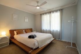 Convenient 2-bedroom apartment near beautiful lake