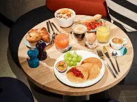 Tribe Paris Saint Ouen - breakfast