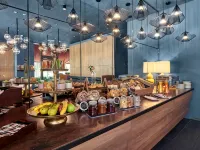 June Six Hotel Berlin City West Hotels near Savigny Square