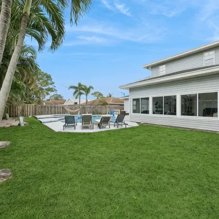 5-Bed Home with Pool & Mini Golf in Boynton Beach