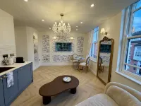 Parisian Apartment in Birmingham’s Jewellery Quarter - New