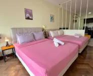 Landmark Seaview Cozy Family Suite w/Balcony•6 Pax - balcony