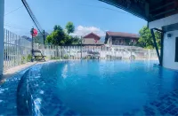 Vang Vieng Sky Mountain Hotel - プール