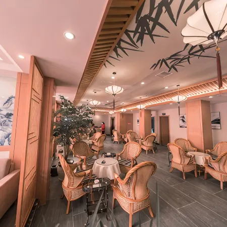 Shihong Dehua Hotel