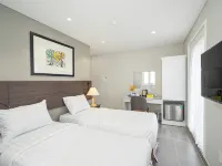 พาร์คฮิลล์ โฮเทลแอนด์อพาร์ทเมนท์ โรงแรมใกล้Sân vận động CIS