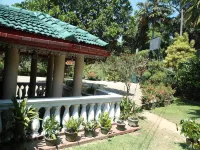 Lake Reach Hotel