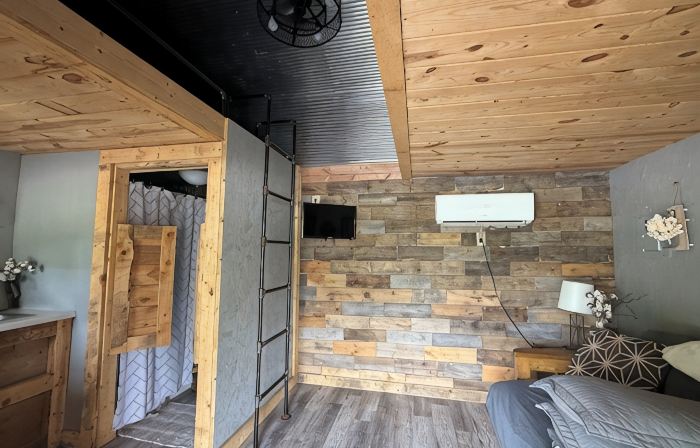 Cottonwood Cabin - Cozy Retreat w/ Fire Pit & 150 Acres