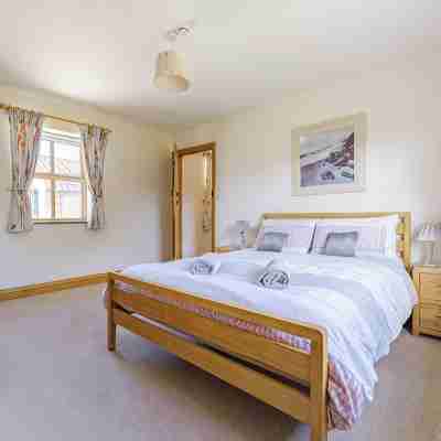 Lovely Barn nr. Cromer - Indoor Pool & Play Area. Contact Host for Late Deals! Rooms