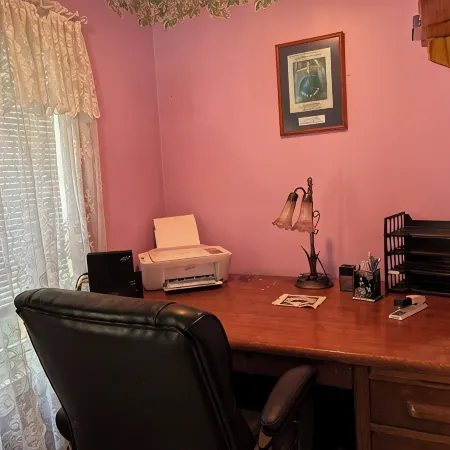 Rustic 4-bedroom cabin, on lake with WiFi, near AdirondacksA Place to Remember!