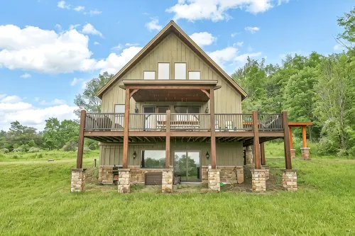 Spacious Ellicottville 5-bedroom 4-bath chalet with WiFi, AC