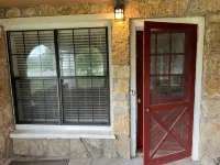 Charming 4-bedroom house in lovely Blanco with stunning outdoor spaces! Hotels in Blanco