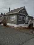 Charming 3-bedroom house with WiFi and AC in serene Sinclair
