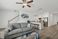 Newly built Charming 3-bedroom townhome with amenities Spring Hill