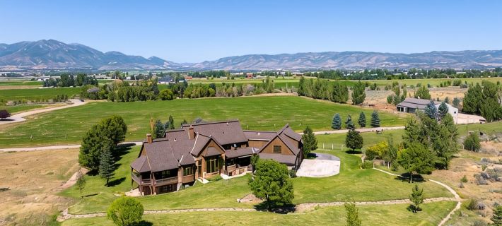 Rustic 8B Estate on 40 Acres – 9,900Sqft Estate on Private Ranch with 2 Hot Tubs Hotels in Wasatch County