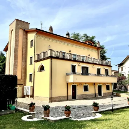 Luxury Apartment, strategic location, about 5 minutes from the historic center.