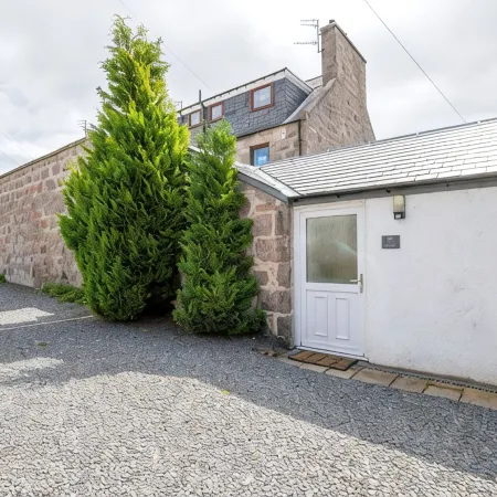 A charming cottage in the heart of Ballater, with a beautiful & modern interior