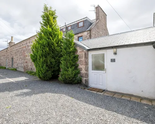 A charming cottage in the heart of Ballater, with a beautiful & modern interior Hotels in Ballater