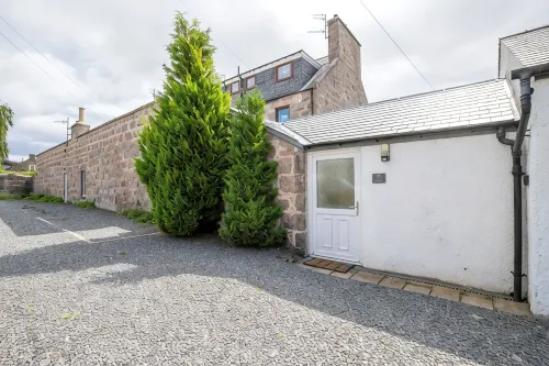 A charming cottage in the heart of Ballater, with a beautiful & modern interior