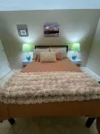 Just listed gorgeous renovated Villas West Condo - Wifi