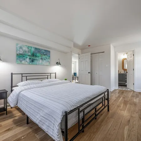 Near Ravinia and Navy Base, charming 3-bedroom house in peaceful Highland Park