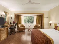 Ramada Plaza by Wyndham Palm Grove Hoteles cerca de ISKCON - Sociedad Internacional para la Conciencia de Krishna
