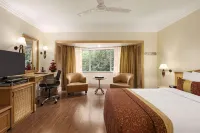 Ramada Plaza by Wyndham Palm Grove - pantai