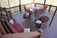 4 Bedroom, 3 Bath Cabin in Coosawattee River Resort w/hot tub, fire pit, &  WiFi - 샬레 호텔