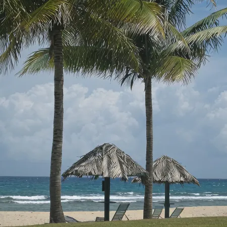 Gentle Winds  2/BR 2/BA  Closest building to the Sea! Sunset Views! Ground Floor